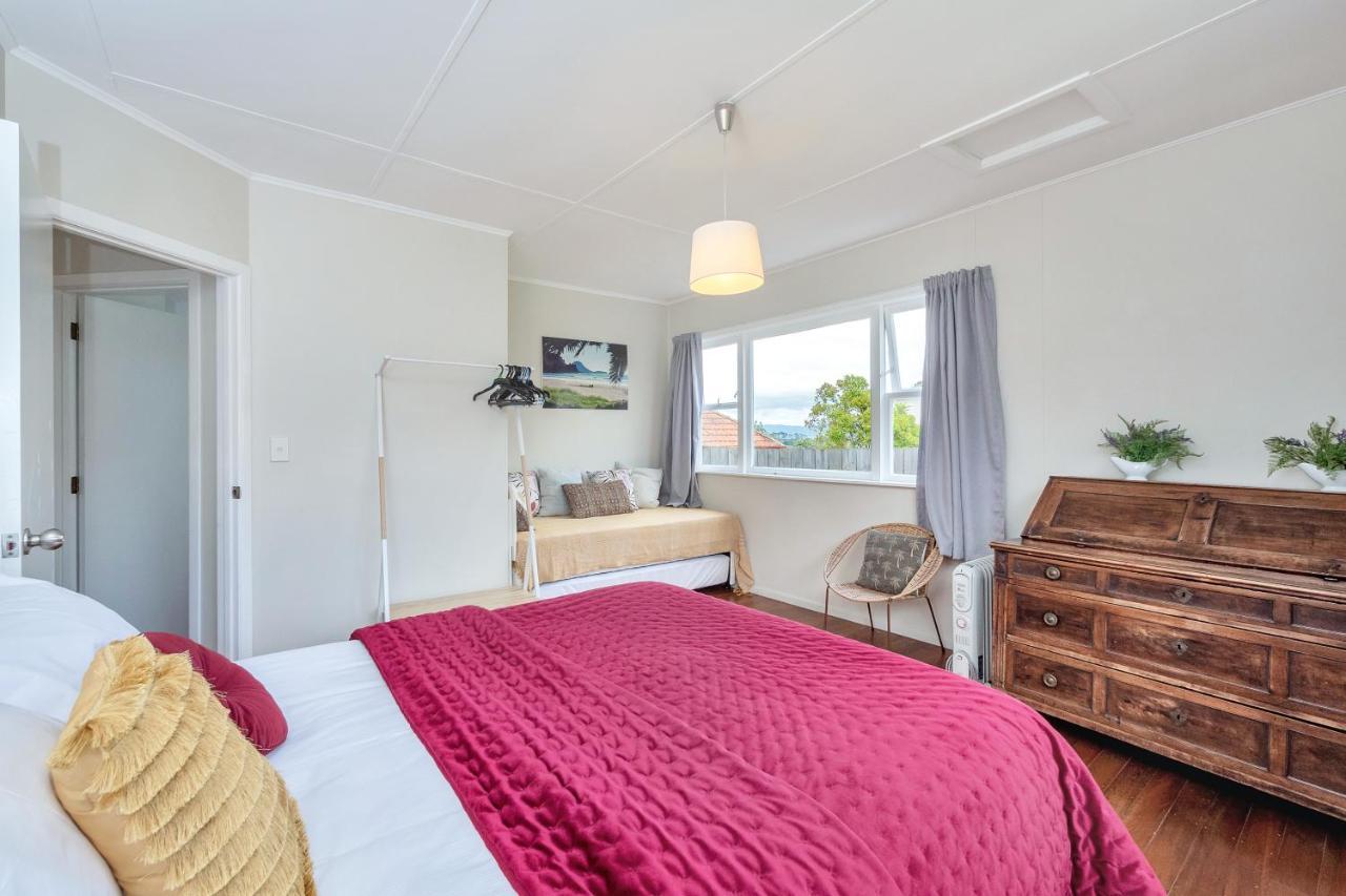 Sunny & Cozy Home Near Western Springs Auckland Bagian luar foto