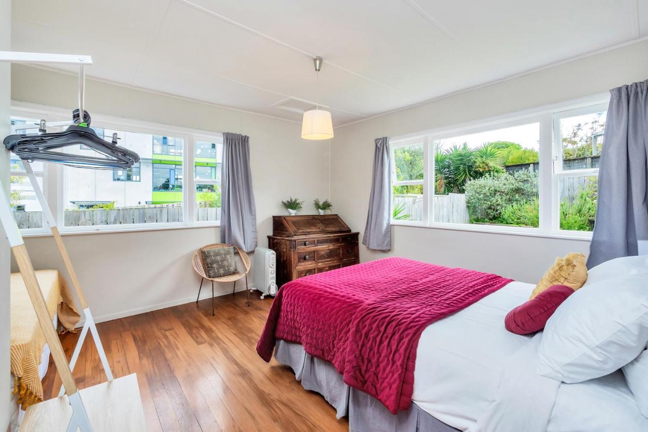 Sunny & Cozy Home Near Western Springs Auckland Bagian luar foto