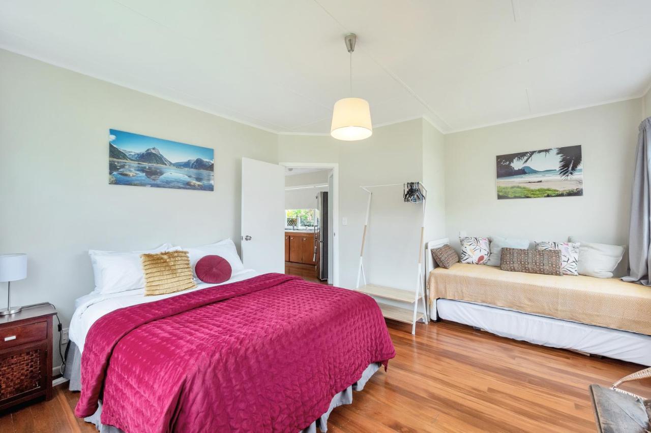 Sunny & Cozy Home Near Western Springs Auckland Bagian luar foto