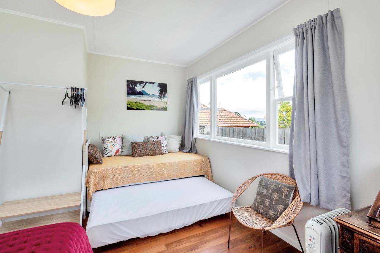 Sunny & Cozy Home Near Western Springs Auckland Bagian luar foto