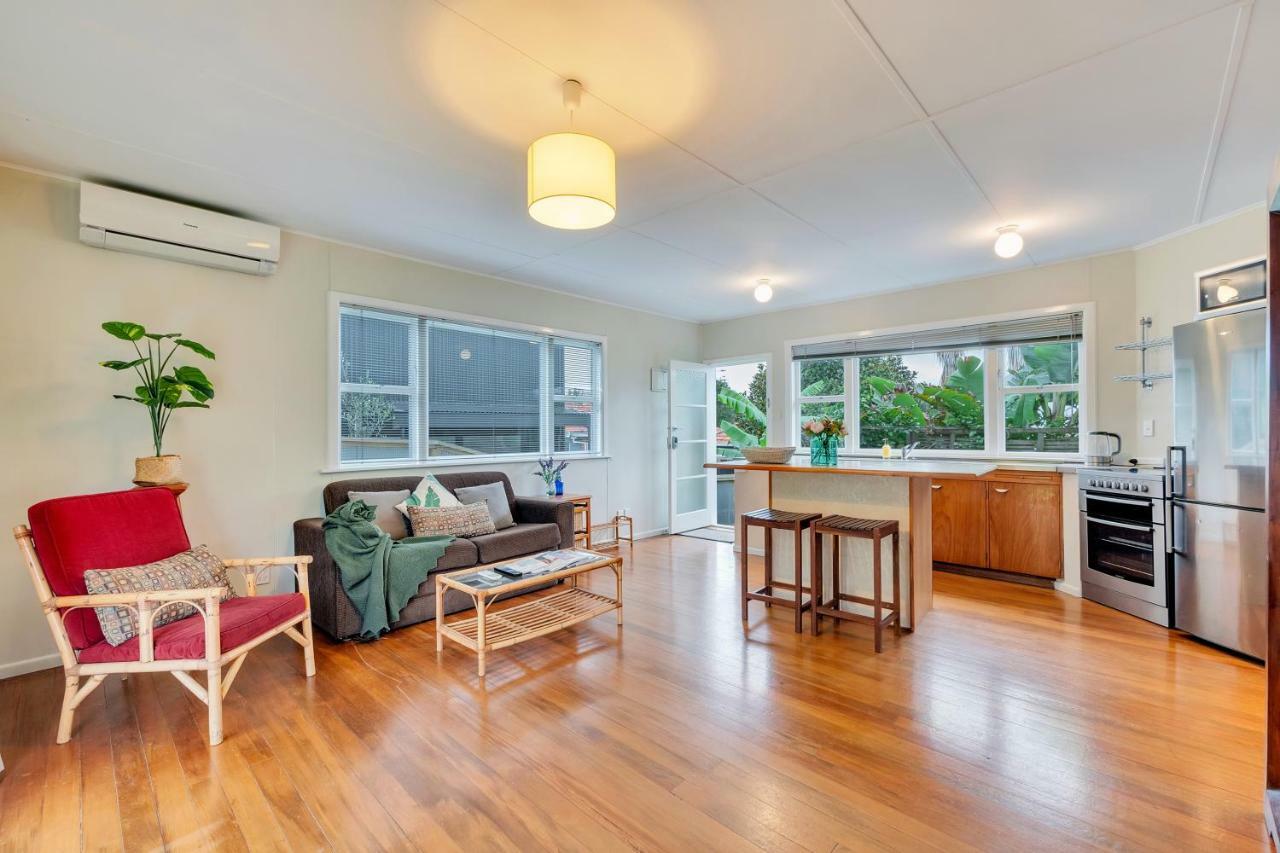 Sunny & Cozy Home Near Western Springs Auckland Bagian luar foto