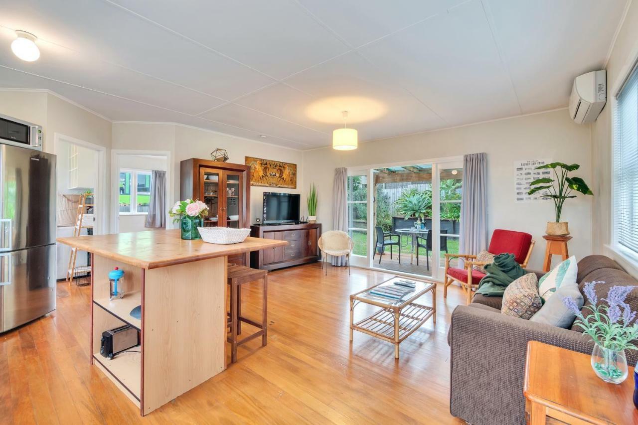 Sunny & Cozy Home Near Western Springs Auckland Bagian luar foto