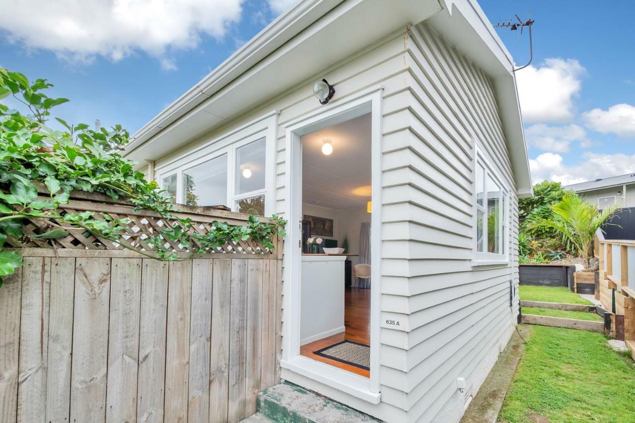 Sunny & Cozy Home Near Western Springs Auckland Bagian luar foto