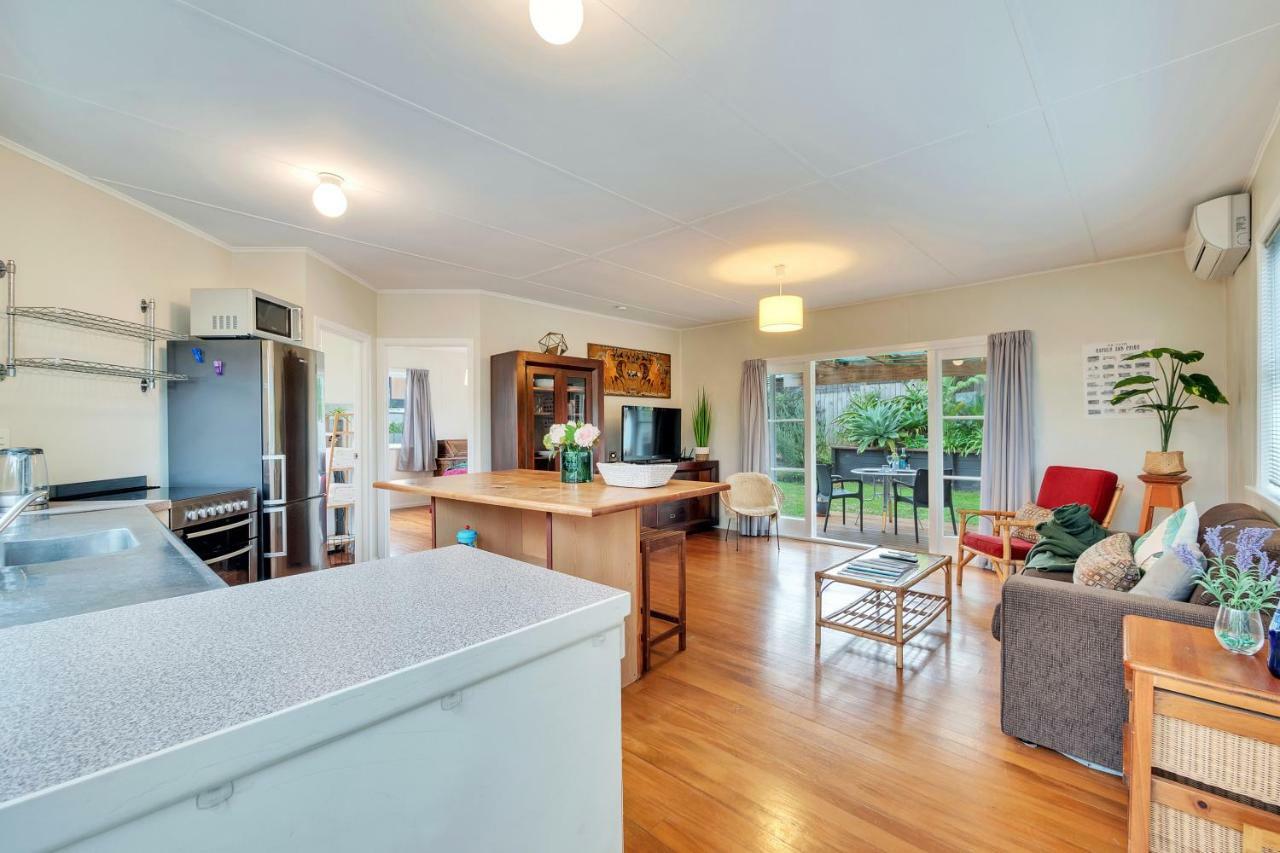 Sunny & Cozy Home Near Western Springs Auckland Bagian luar foto